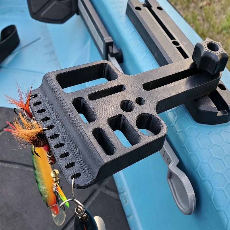 صندوق تخزين معدات الصيد بفتحة  - مراجعة Fishing Kayak Crate وسعره